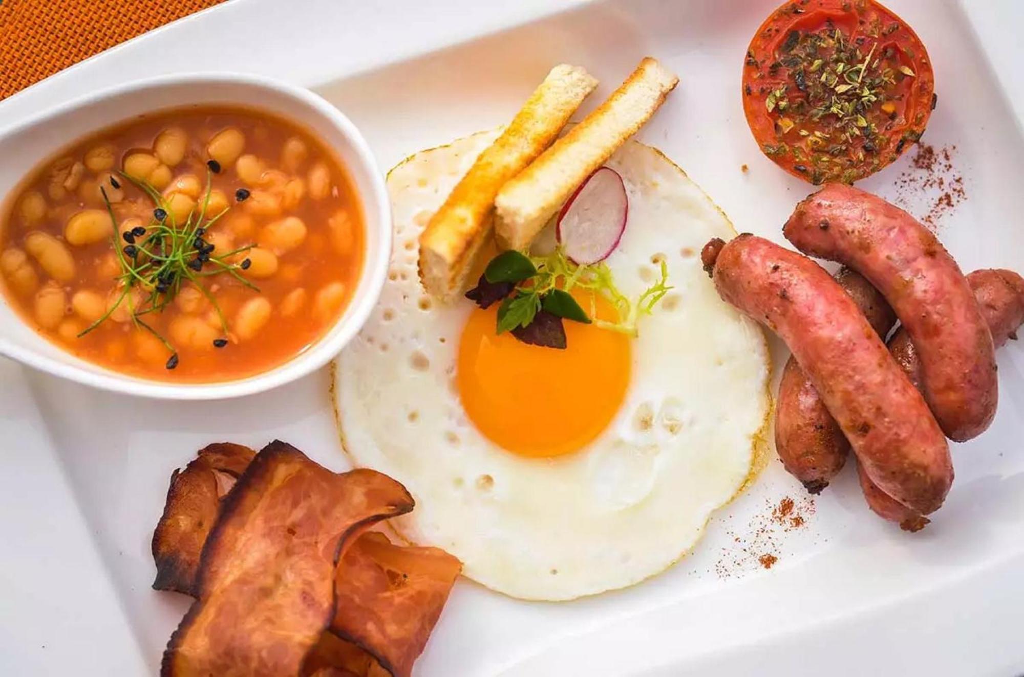 Grande Real Villa Italia Hotel & Spa Кашкайш Екстериор снимка A typical English breakfast