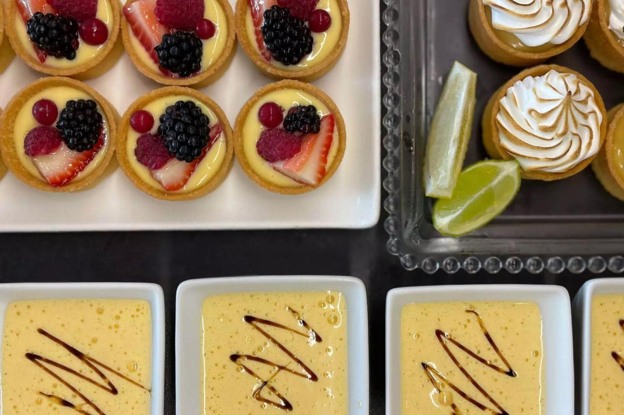 Grande Real Villa Italia Hotel & Spa Кашкайш Екстериор снимка A selection of desserts
