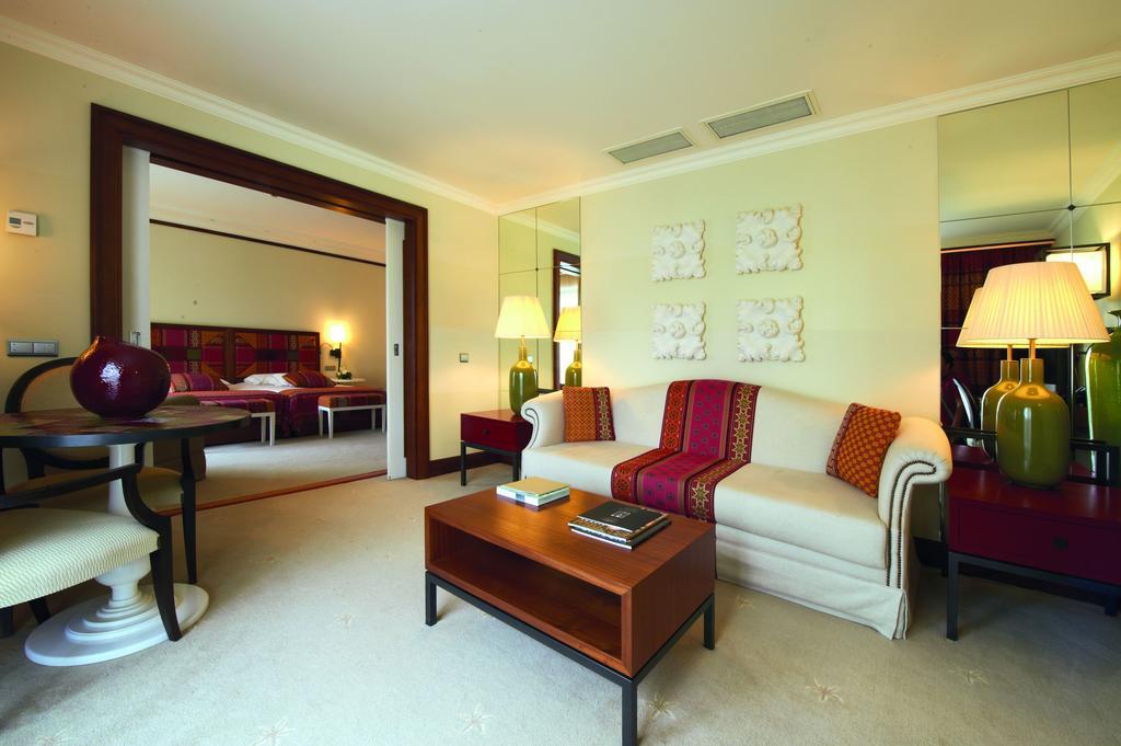 Grande Real Villa Italia Hotel & Spa Кашкайш Екстериор снимка A suite at the InterContinental