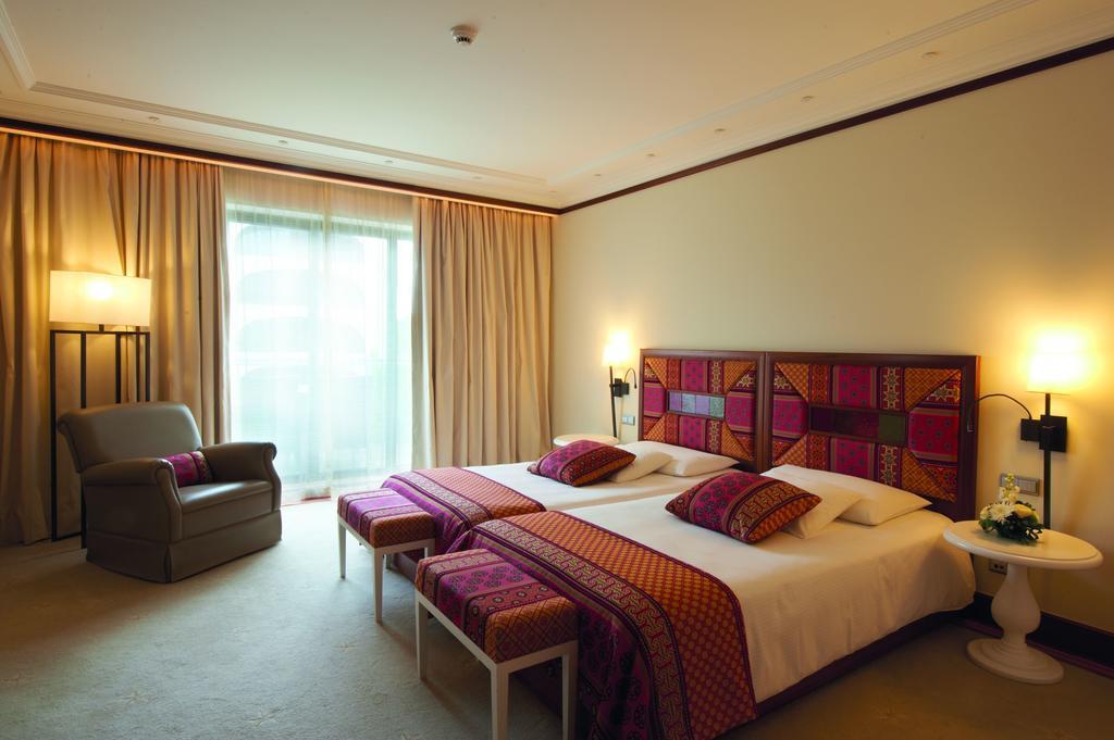 Grande Real Villa Italia Hotel & Spa Кашкайш Екстериор снимка A room at the hotel